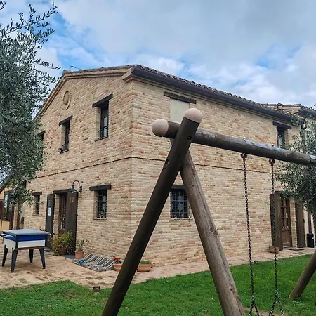 In Marche With Pool & Verdicchio Wines *